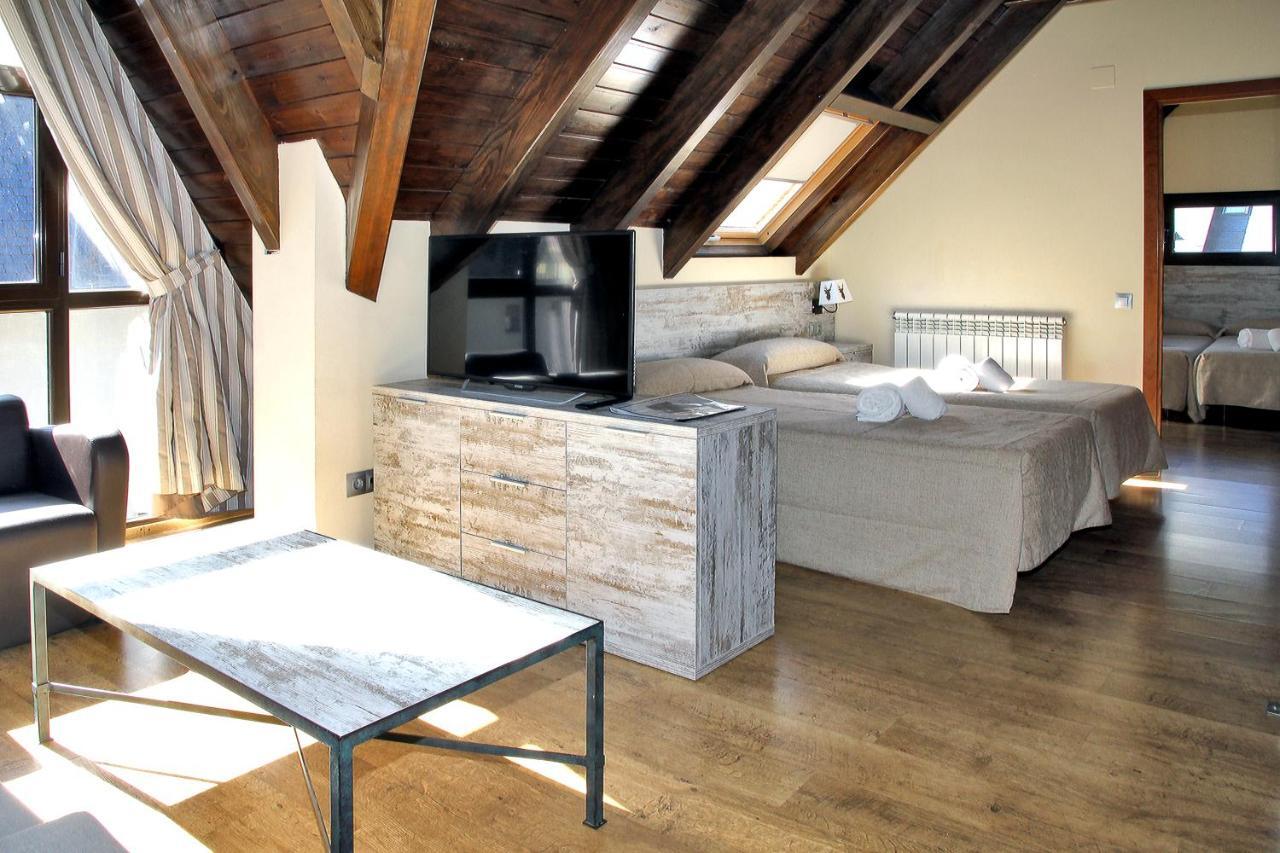Aparthotel La Vall Blanca Vielha Exterior photo